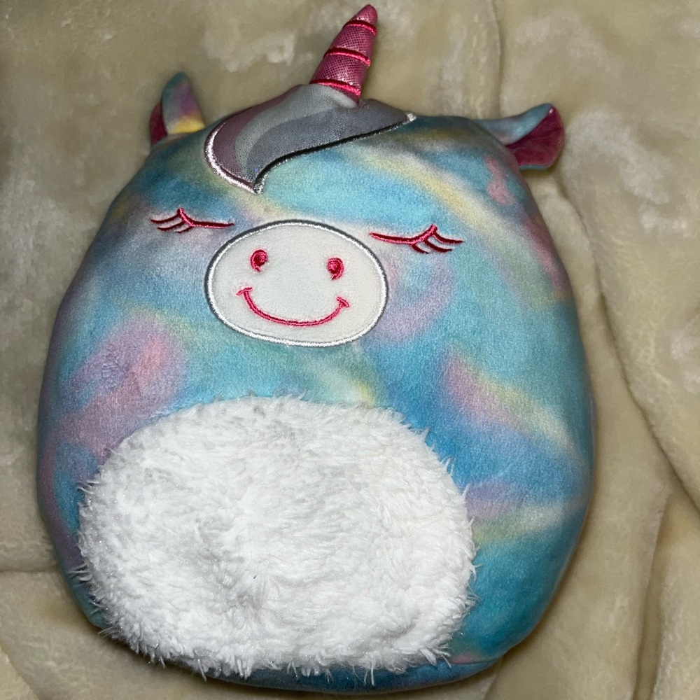 Rodina 8” squishmallow